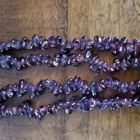 GB Collection amethyst necklace with Mother of Pearl pendant. - Picture 3 of 7